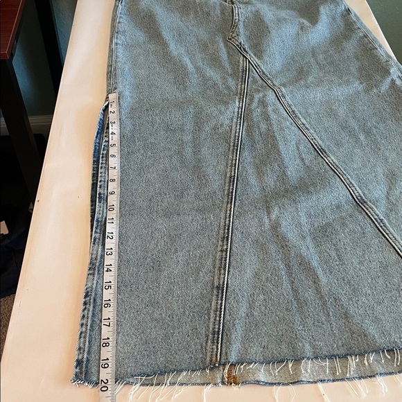 Levi’s Maxi Denim Skirt NWT Size 26 - Picture 15 of 16
